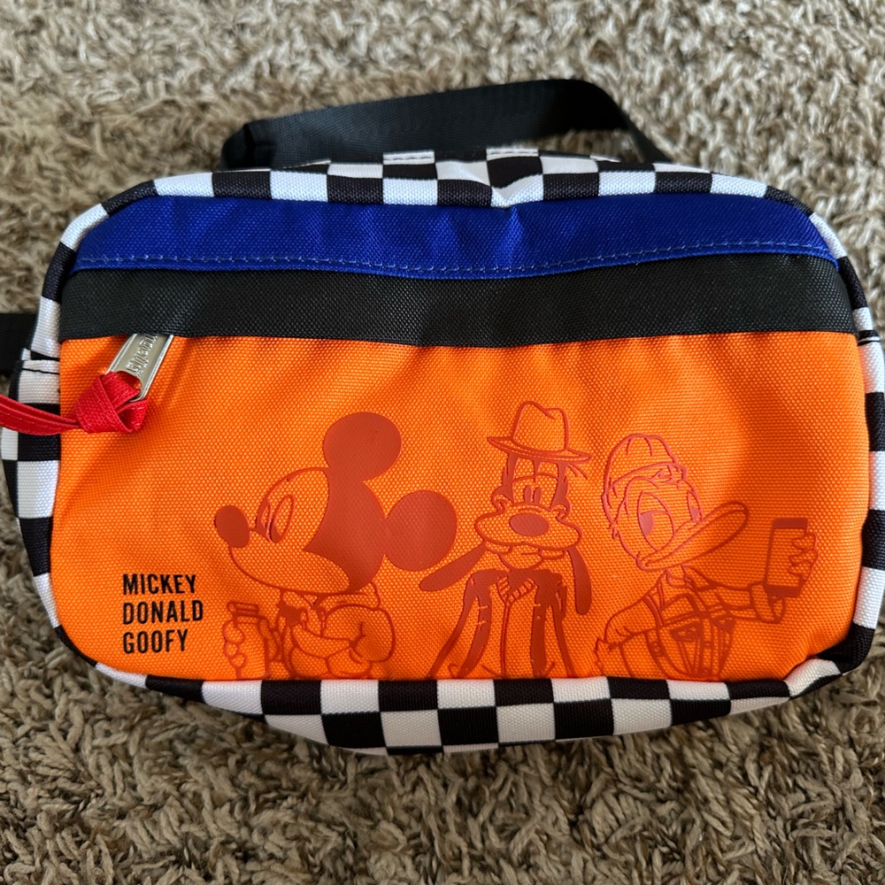 LOUNGE FLY Disney belt bag